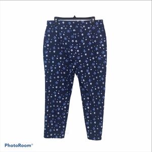 Kim Rogers casual pull on navy with star print capris